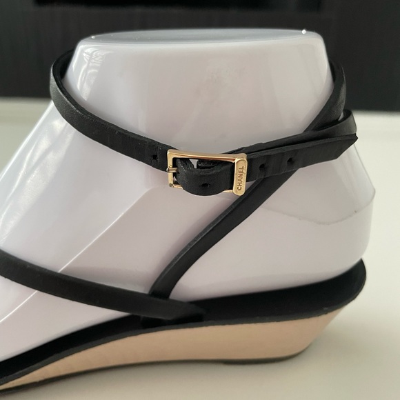 CHANEL BLACK LEATHER ANKLE STRAP SANDALS EU SIZE 37 US SIZE 7 - Picture 10 of 16